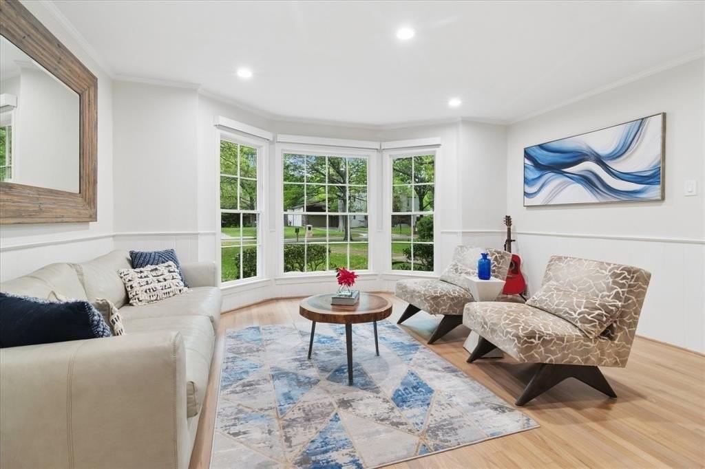 8106 San Benito Way - Photo 4 of 34