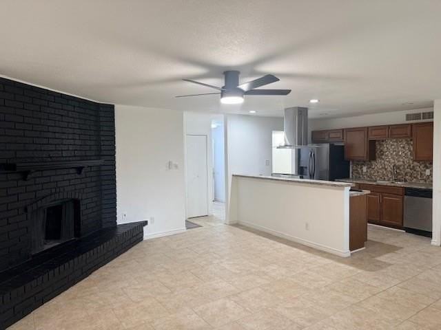 3410 Maple Ln - Photo 3 of 8