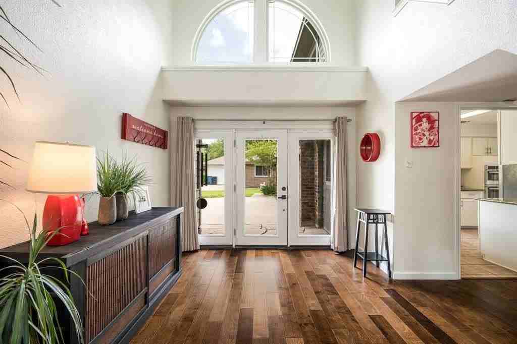 419 Brooks Ln - Photo 6 of 38