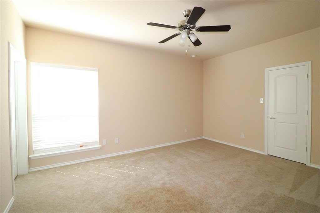 232 Michelle Dr - Photo 3 of 16