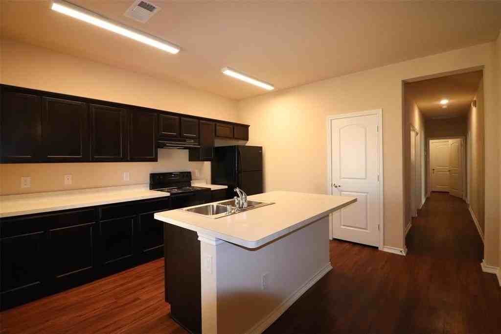 232 Michelle Dr - Photo 4 of 16