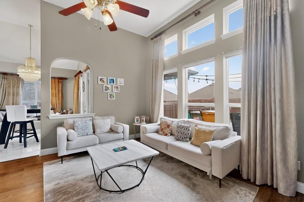 2345 Fountain Gate Dr - Photo 5 of 37