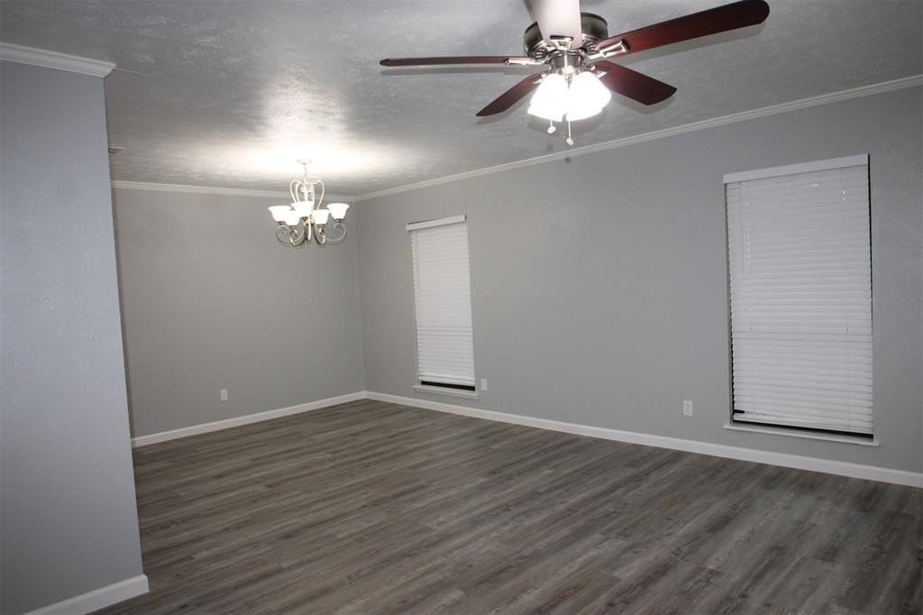 961 Mossvine Dr - Photo 3 of 18