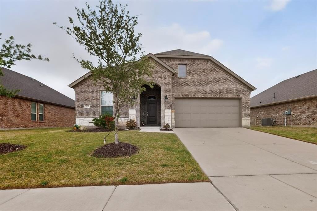 2804 Cain Dr - Photo 5 of 39