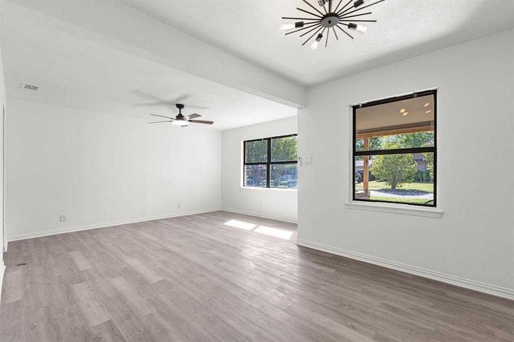 1706 Dorothy Dr - Photo 3 of 14