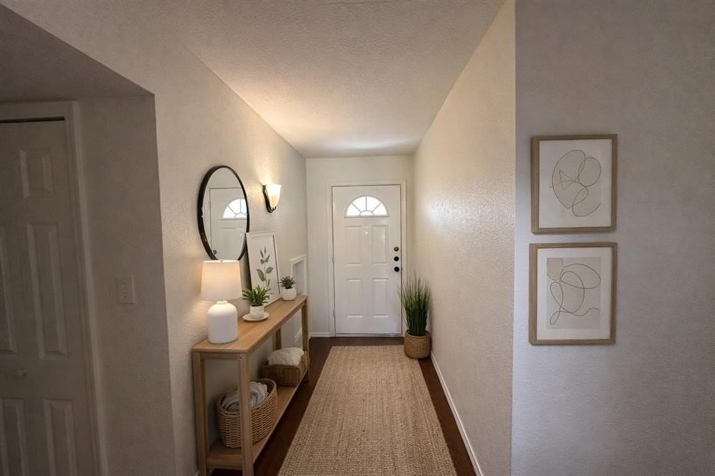 504 Woodcrest Way - Photo 6 of 26