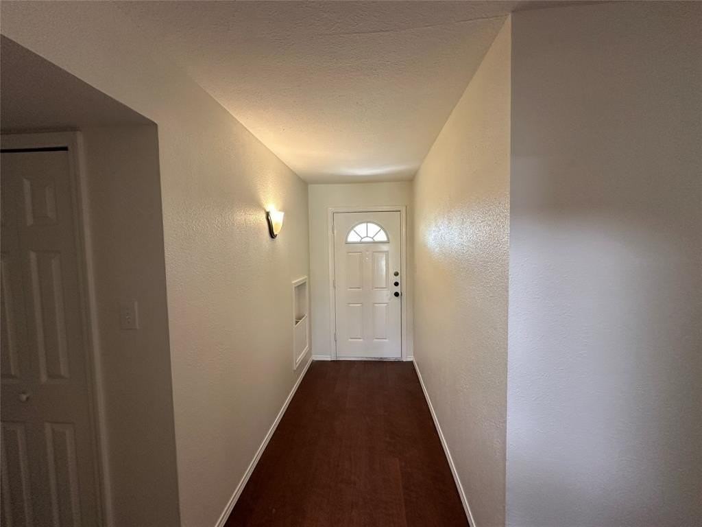 504 Woodcrest Way - Photo 7 of 26