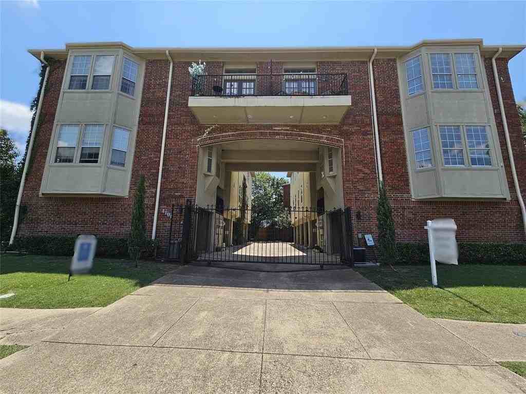4106 Newton Ave #102