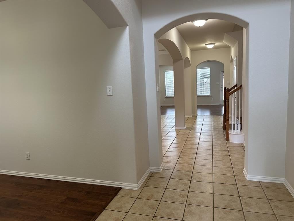 2820 Cascade Cove Dr - Photo 3 of 40