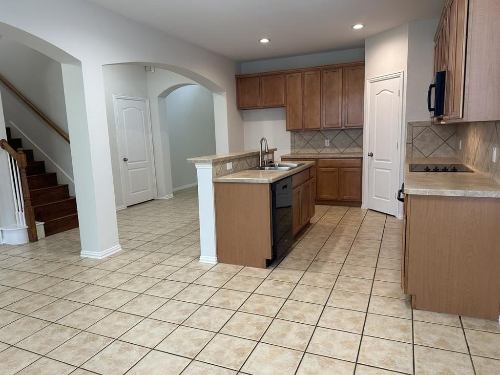 2820 Cascade Cove Dr - Photo 7 of 40