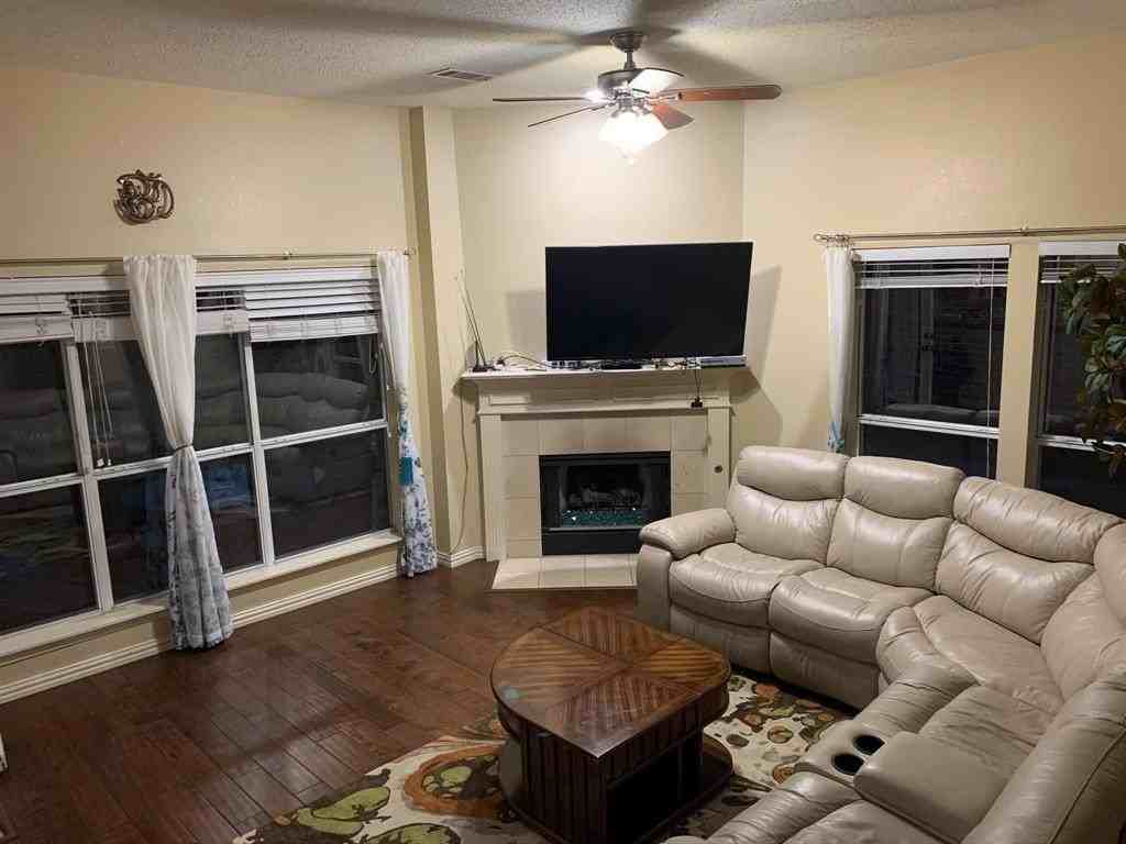 706 Cheshire Dr - Photo 2 of 27