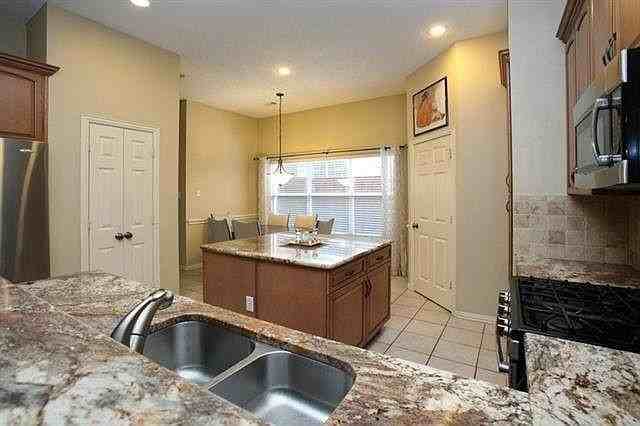 706 Cheshire Dr - Photo 5 of 27