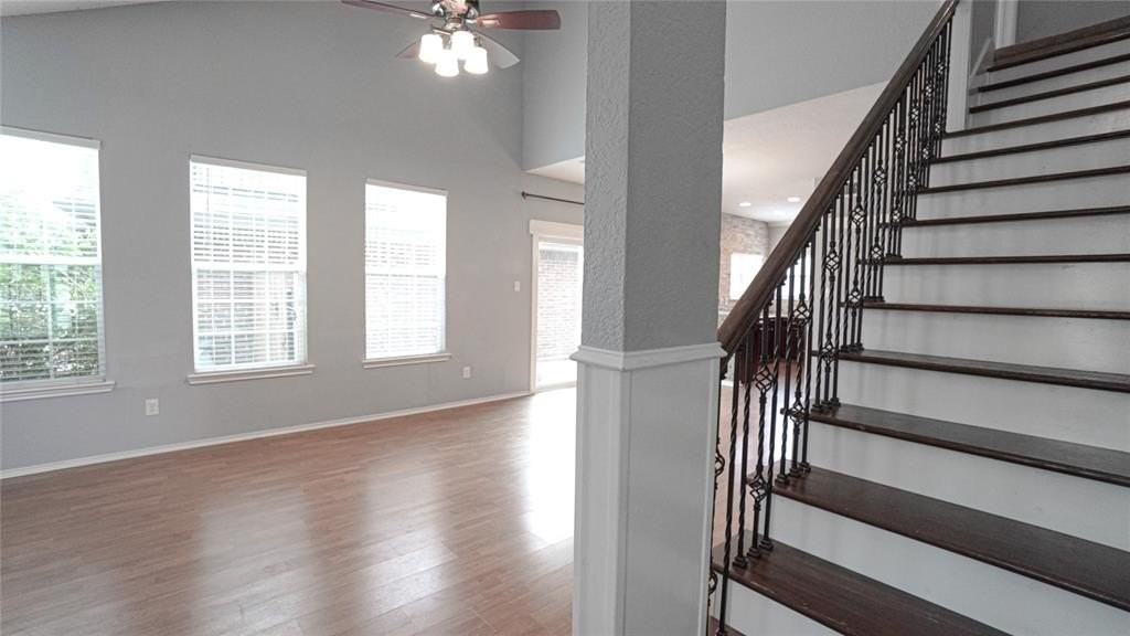 1512 Wheatfield Dr - Photo 4 of 19