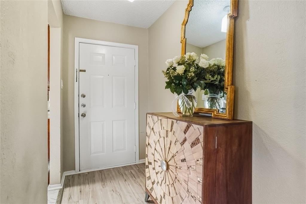 702 Michol St - Photo 3 of 17