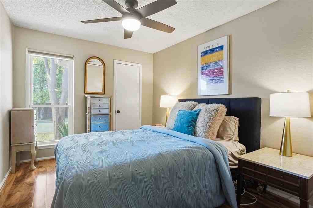 702 Michol St - Photo 5 of 17