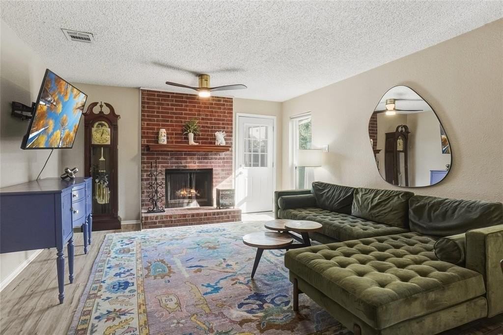 702 Michol St - Photo 7 of 17