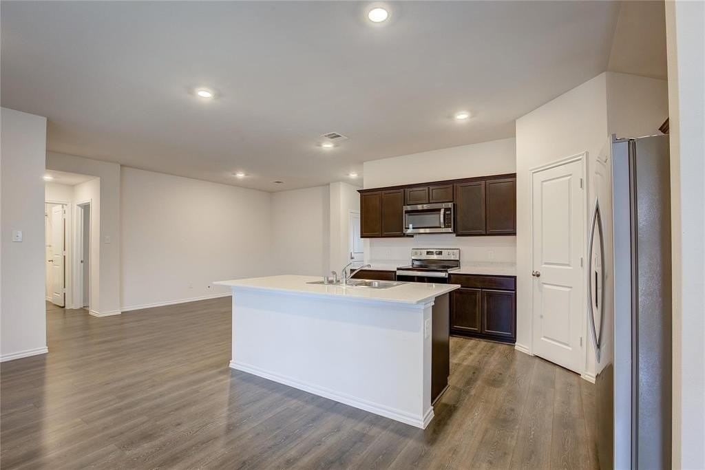 2912 Wooten Trl - Photo 4 of 36