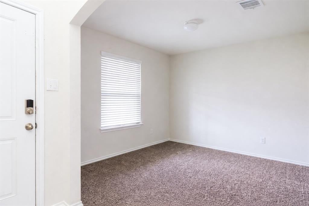 914 Decker Dr - Photo 6 of 23