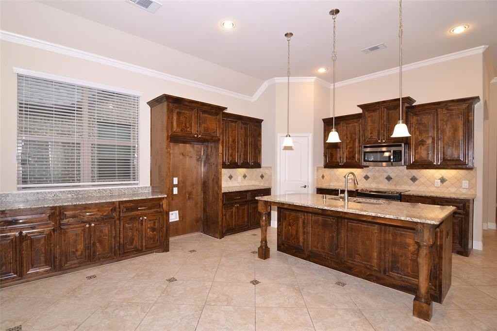 16320 Amistad Ave - Photo 6 of 35