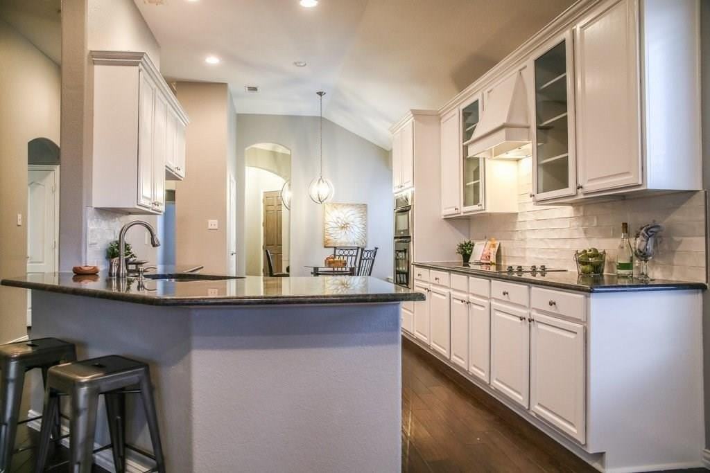 16304 Dry Creek Blvd - Photo 5 of 22