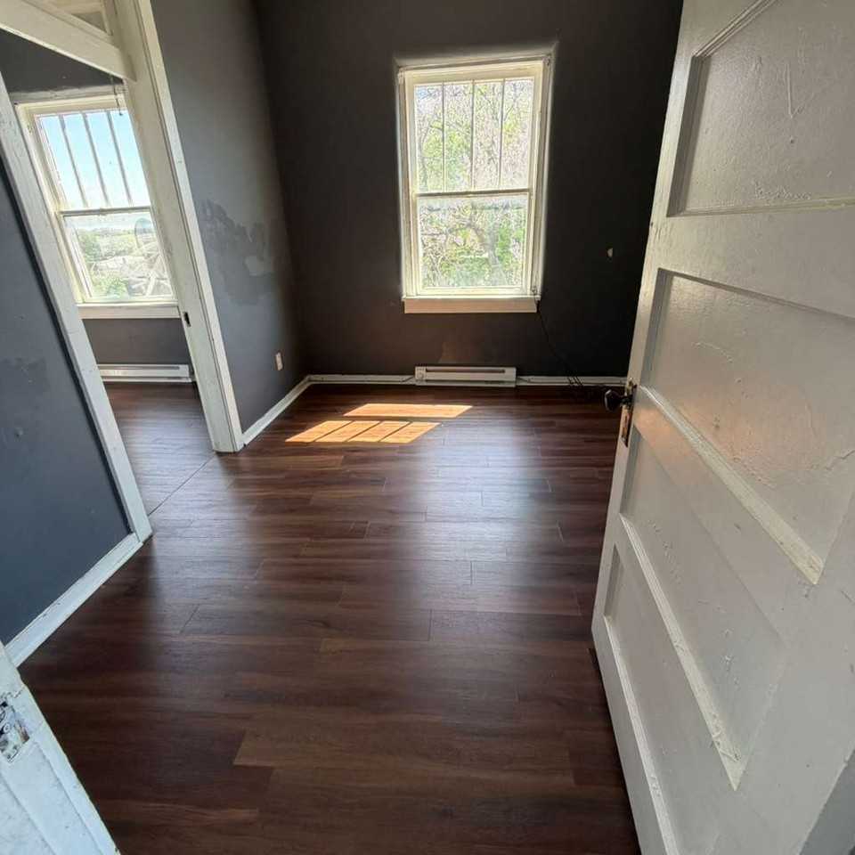 311 W King St #8 - Photo 7 of 9