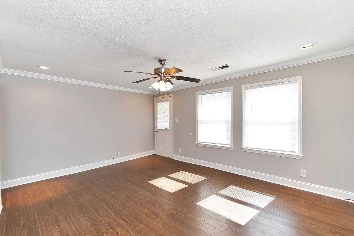 107 Wheeler Dr #1 - Photo 4 of 12