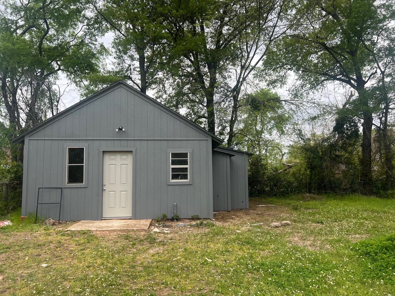 810 N Border Ave #C - Photo 2 of 7