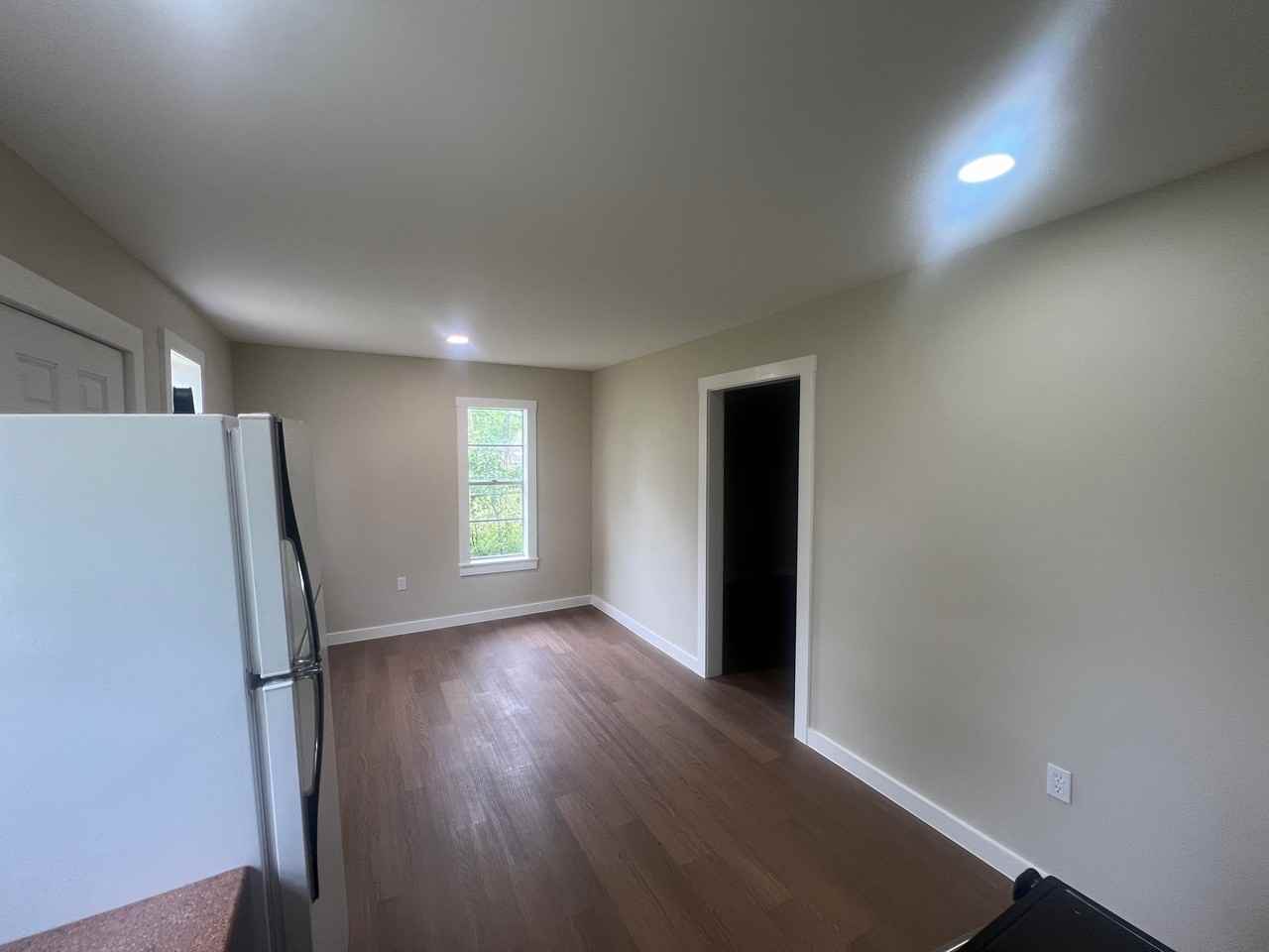 810 N Border Ave #C - Photo 4 of 7