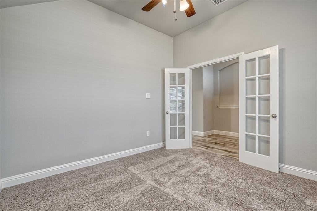 207 Gardenia Dr - Photo 6 of 36