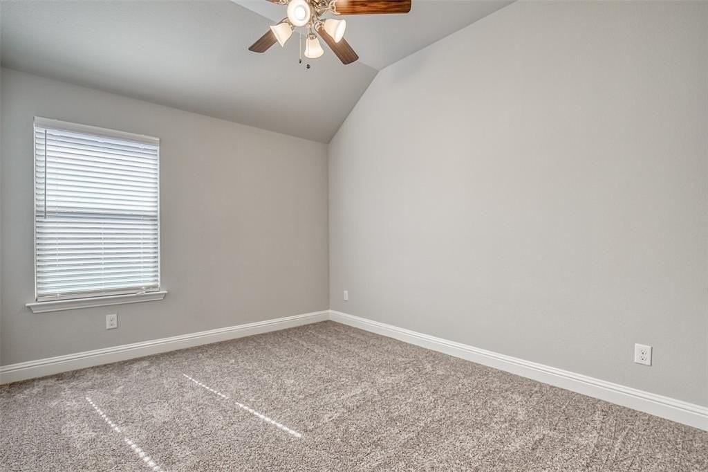 207 Gardenia Dr - Photo 7 of 36