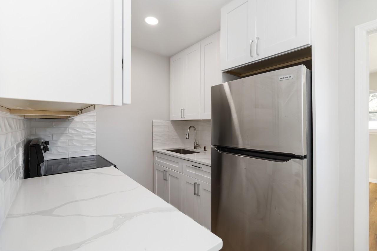 1016 Ashworth Cv #B - Photo 6 of 18