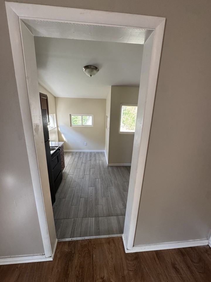 206 N Sutphin St #1 - Photo 7 of 11