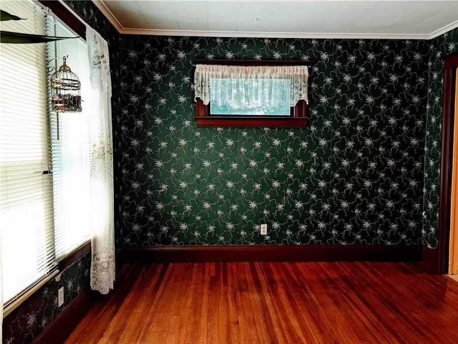 111 Bidwell Ter - Photo 7 of 10