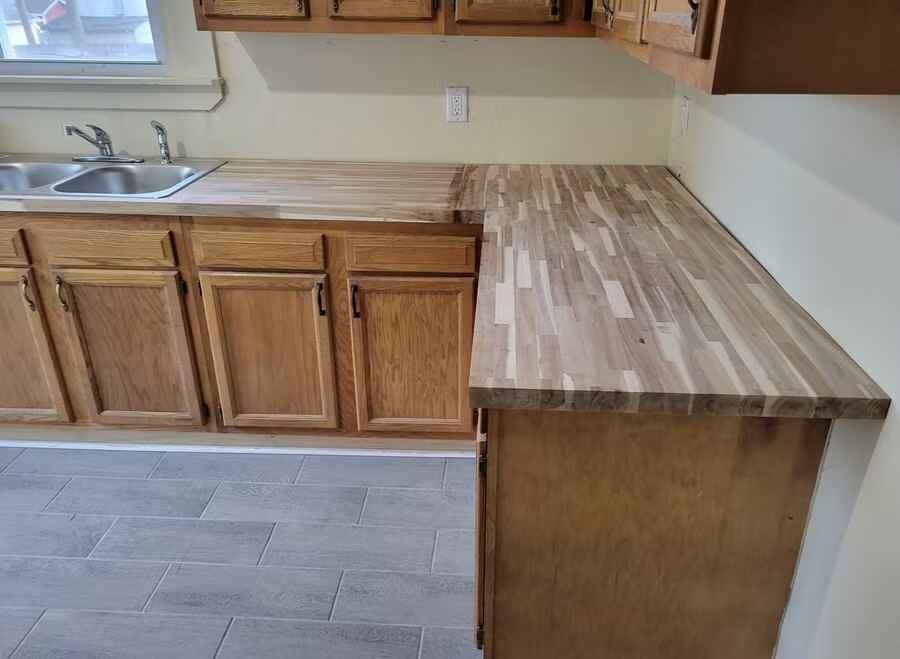 437 Cottage St #437LEFT - Photo 2 of 3