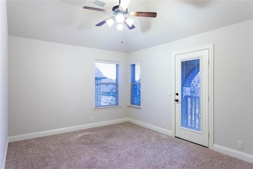 2409 Lynbridge Dr - Photo 4 of 25