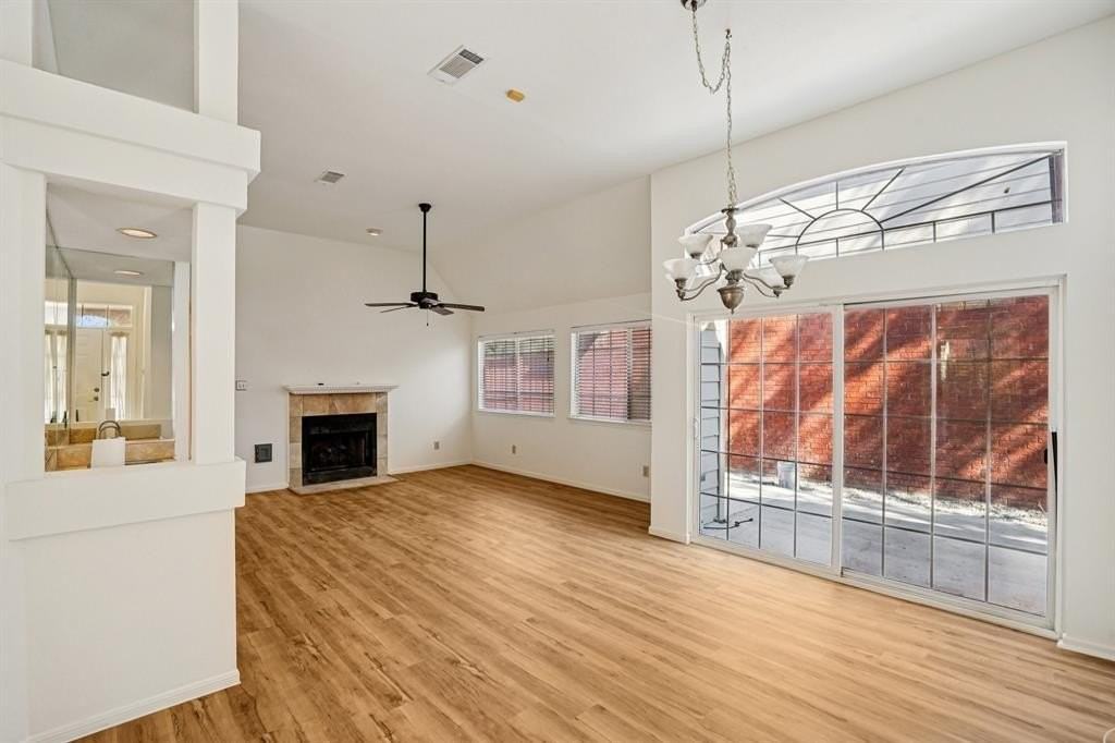 401 Dakota Trl - Photo 4 of 31