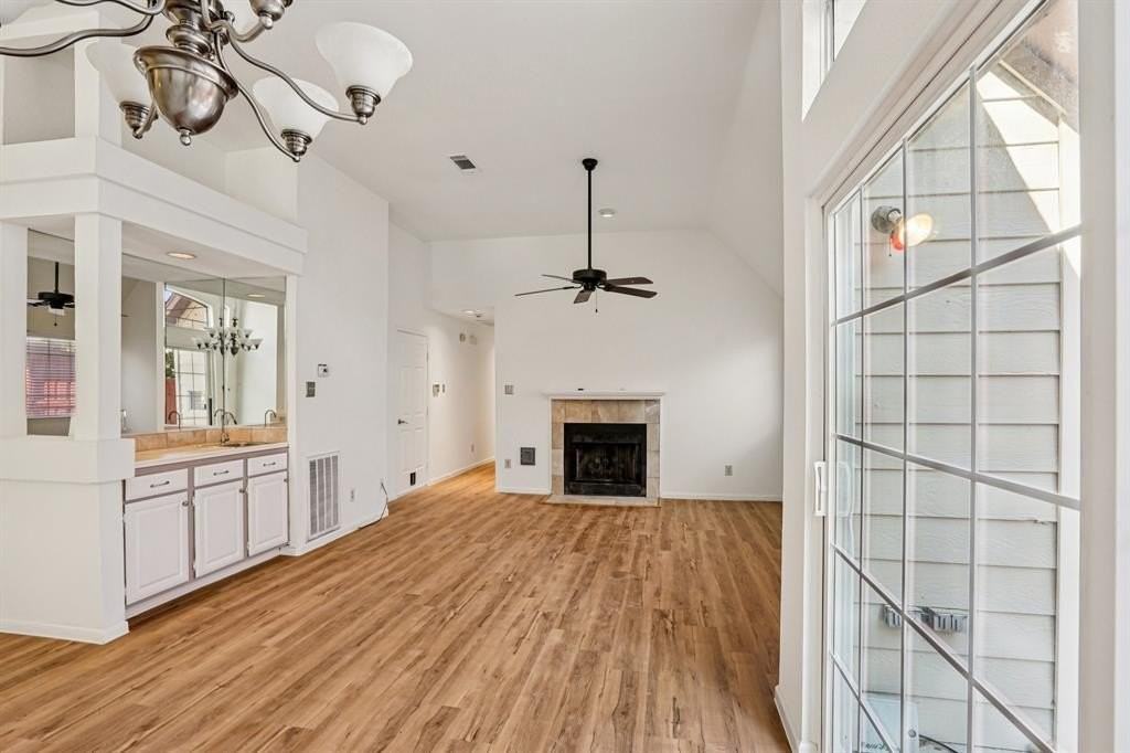 401 Dakota Trl - Photo 5 of 31