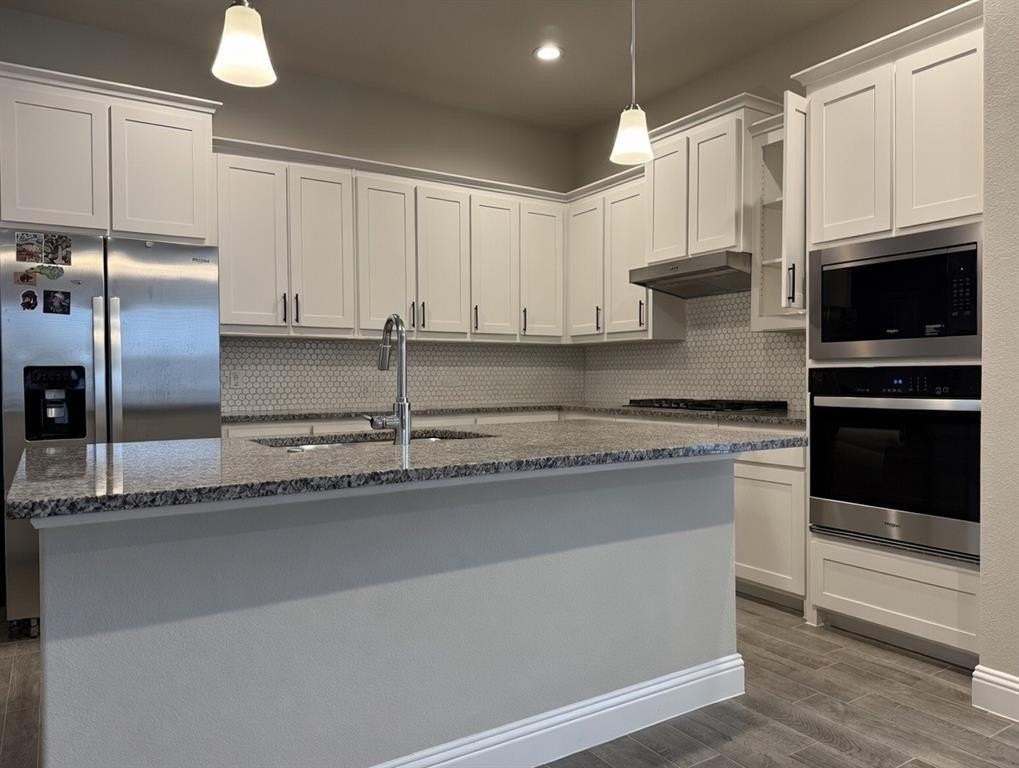 1721 Swallow St - Photo 3 of 12