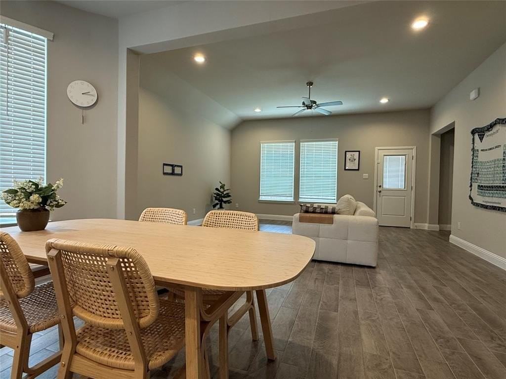 1721 Swallow St - Photo 4 of 12