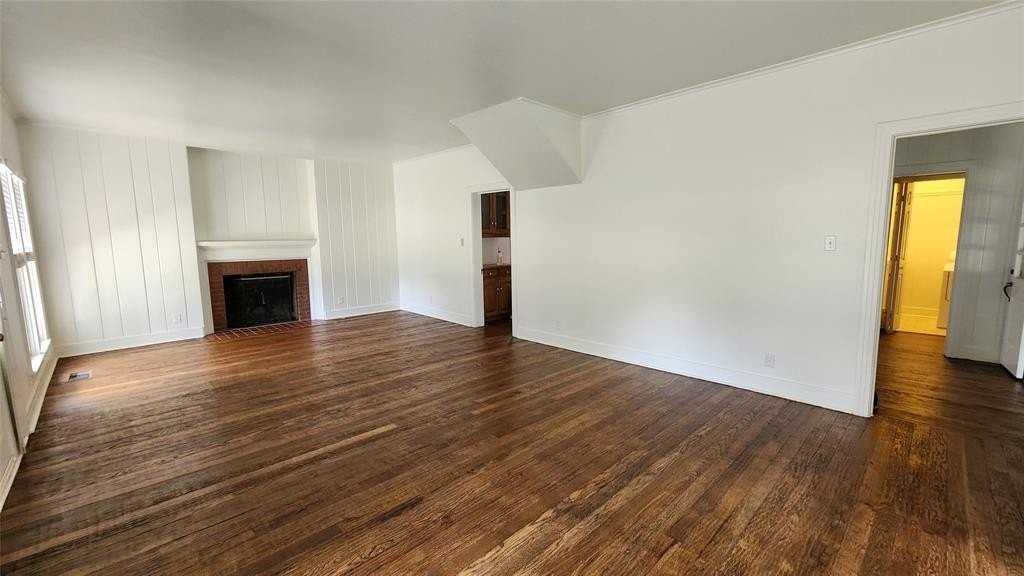 1824 Willowwood St - Photo 4 of 37