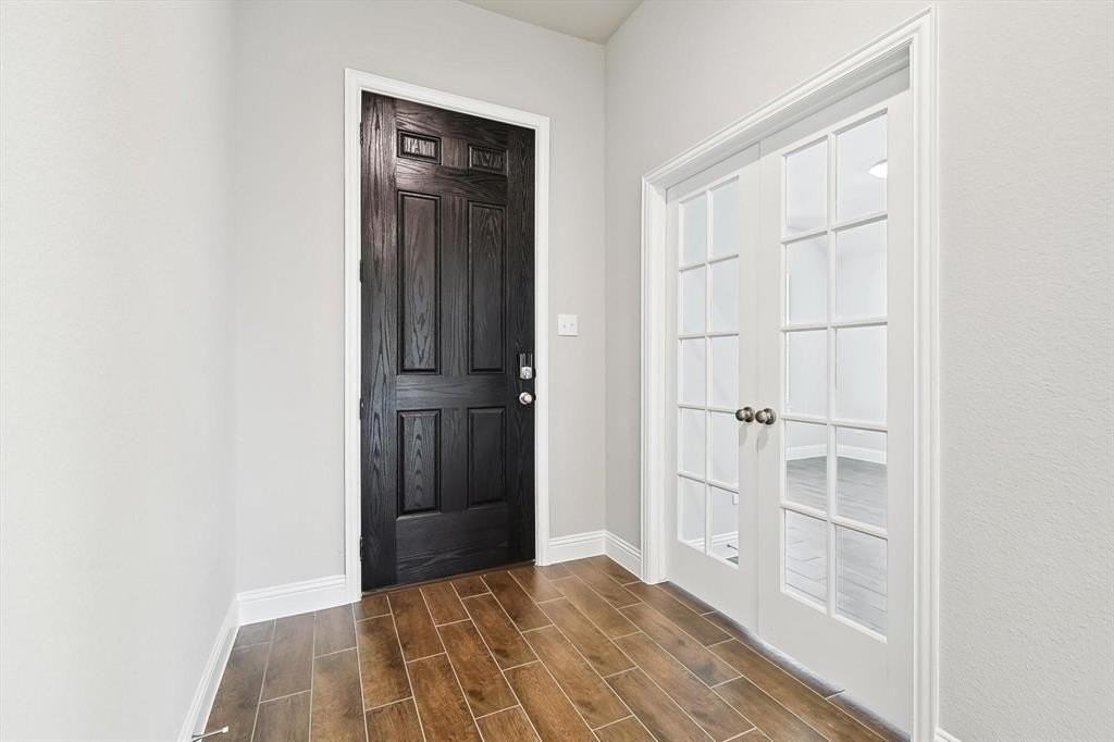 405 Portina Dr - Photo 6 of 40
