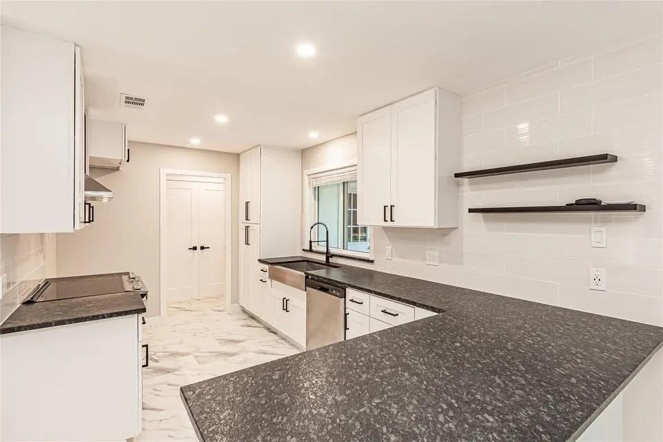 4112 Barnsley Ct - Photo 2 of 18