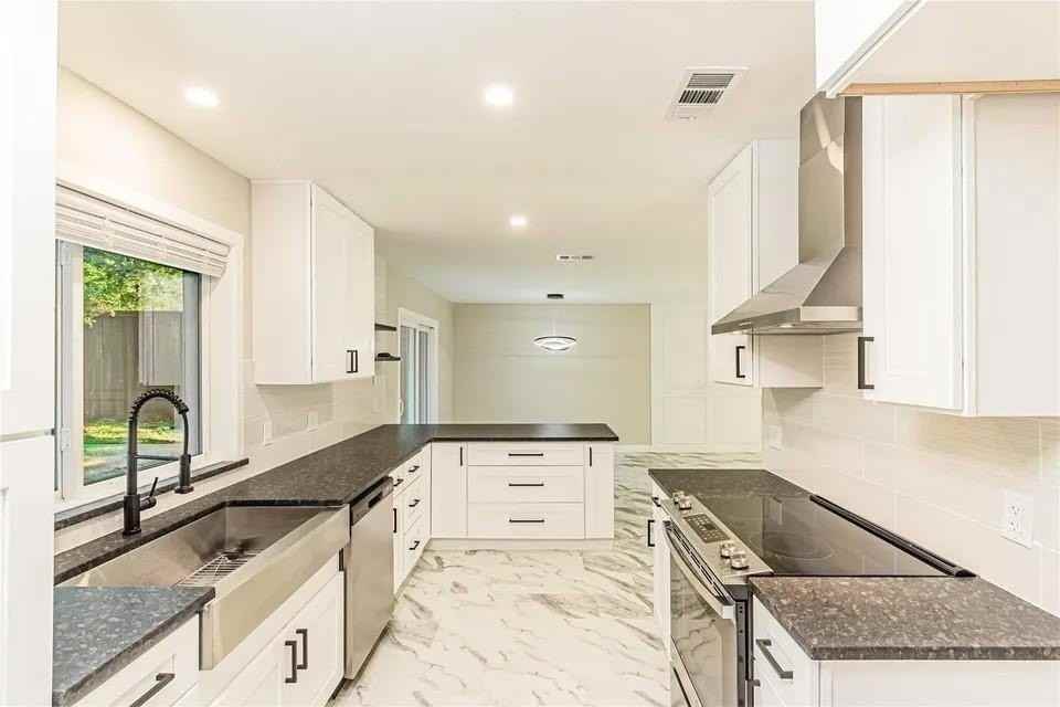 4112 Barnsley Ct - Photo 4 of 18