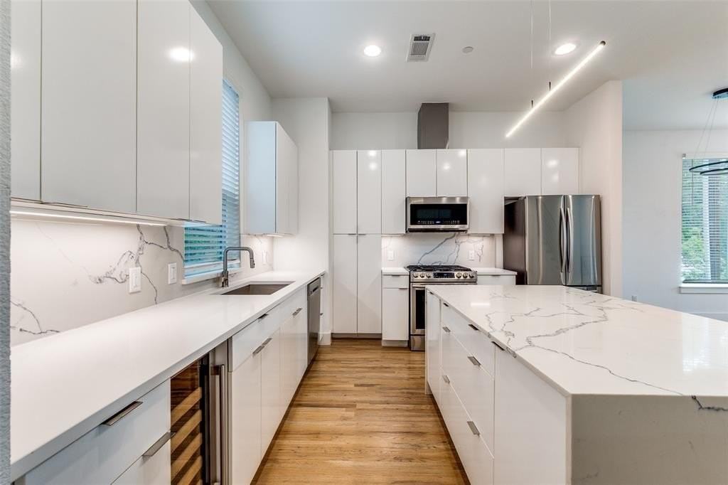 1828 N Garrett Ave #106 - Photo 5 of 12