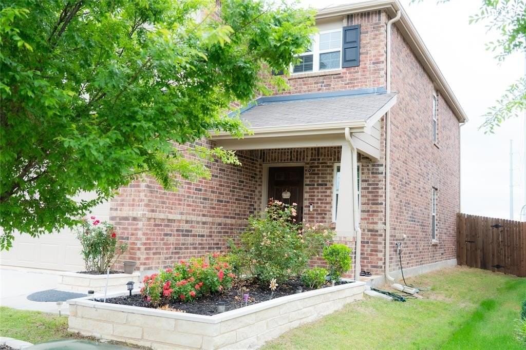 415 Grenada Lake Dr - Photo 2 of 26