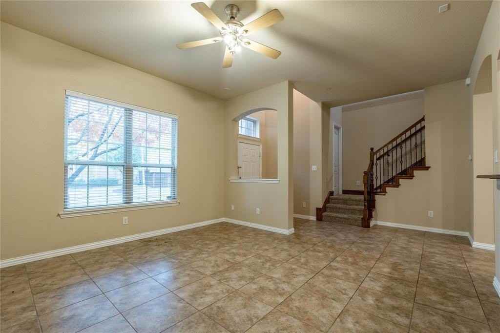 8704 Iron Horse Dr - Photo 4 of 15