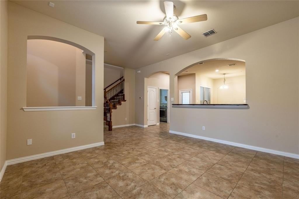 8704 Iron Horse Dr - Photo 5 of 15