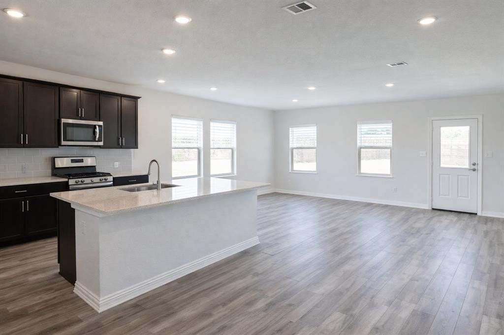 600 Cedar Springs Dr - Photo 3 of 24