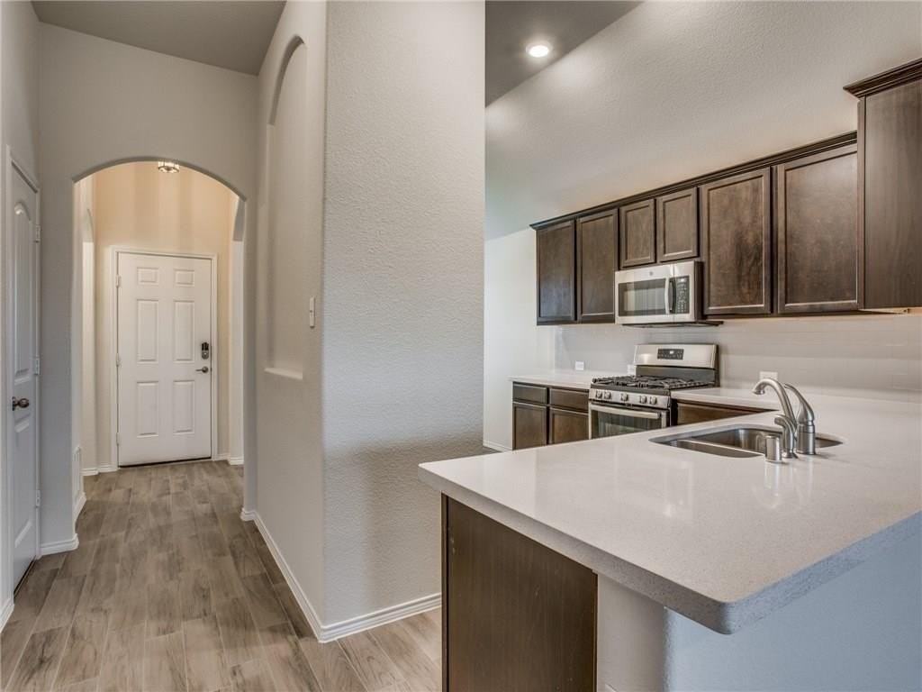 8944 Devonshire Dr - Photo 3 of 14