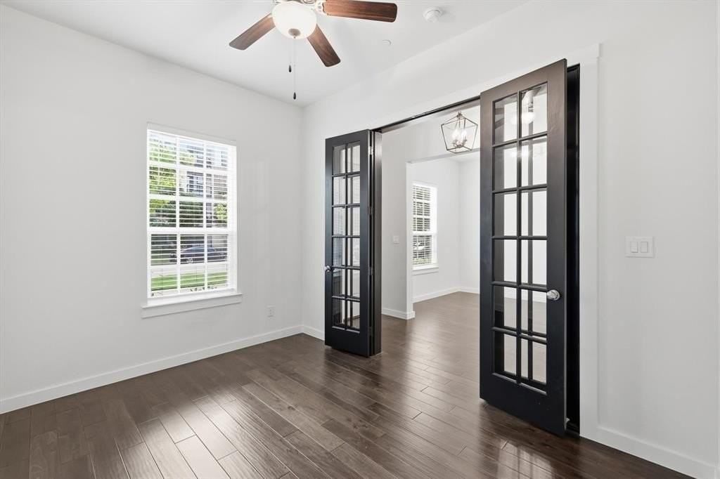 1008 Marian Dr - Photo 4 of 26